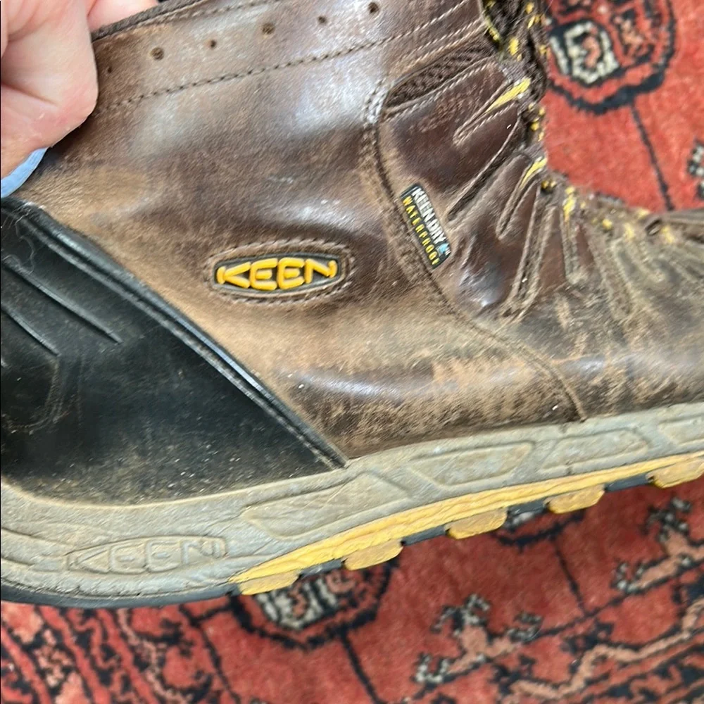Keen Brown Hiking Boots Size 11 in Used Condition, but good for yard work!